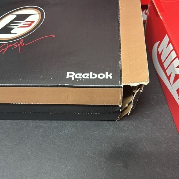 ⭐️REEBOK QUESTION MID BASKETBALL SNEAKERS - Picture 8 of 10